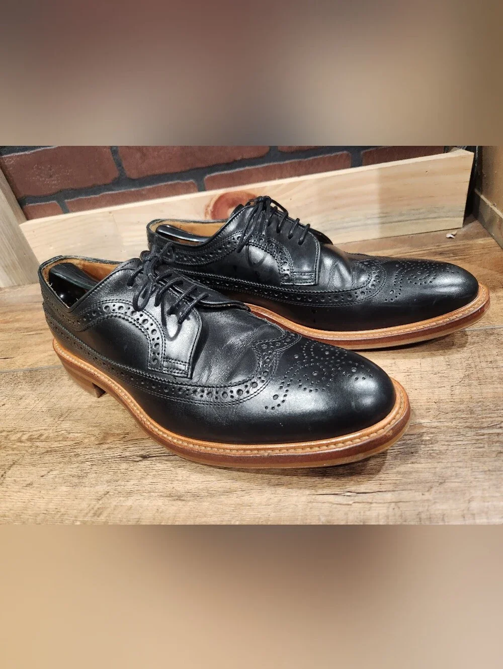 Banana Republic Leather Wingtip Dress Shoes 10.5